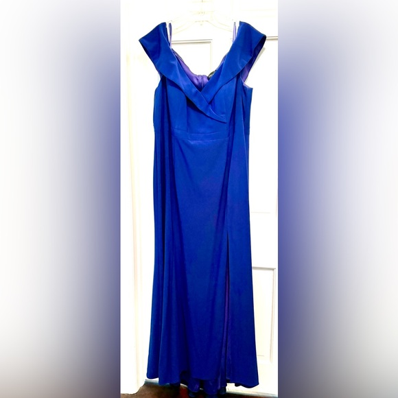 Xscape royal blue crepe scuba formal gown, 20W, NWT - Picture 3 of 12